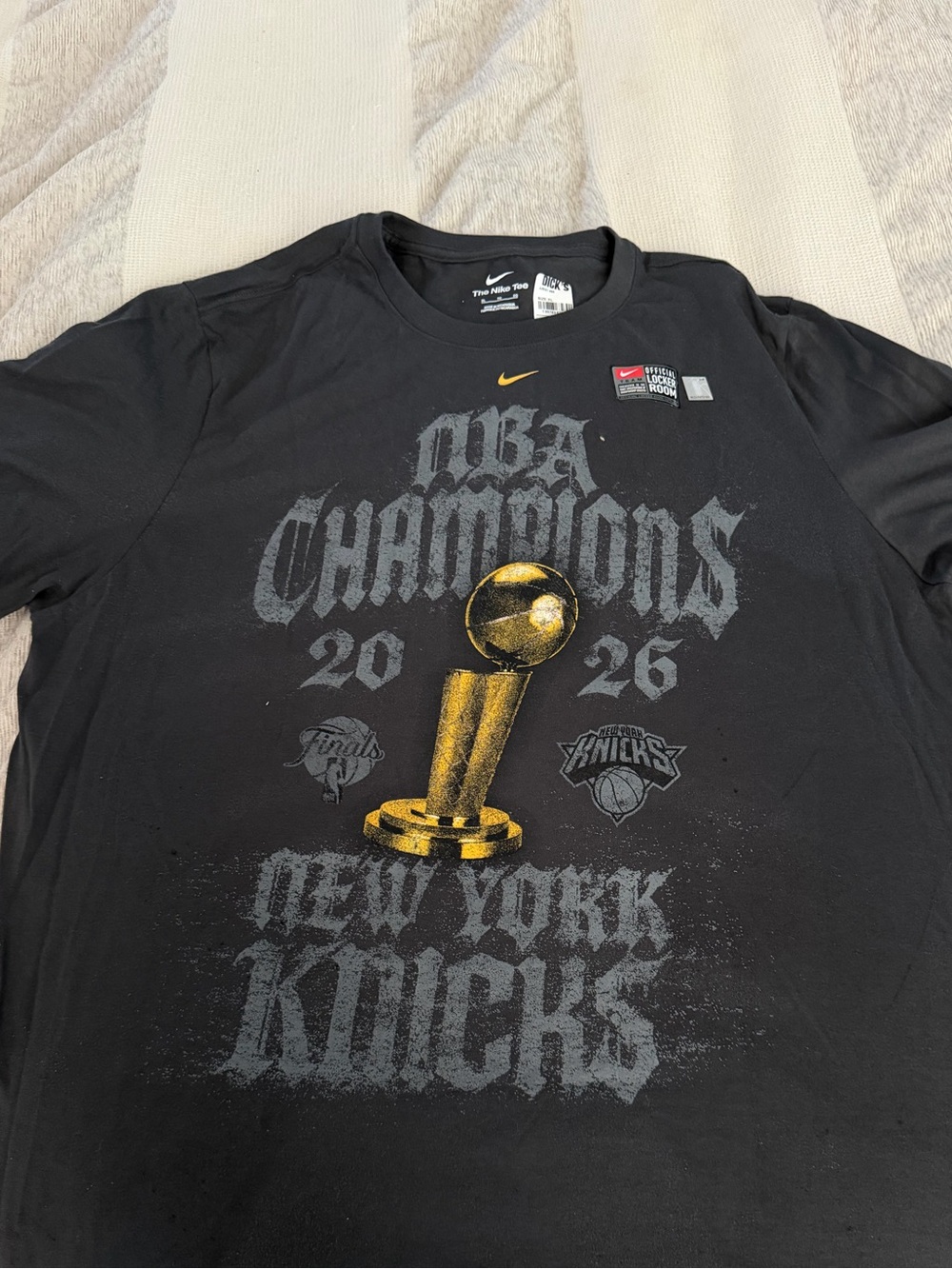 New York Knicks Nike 2026 NBA Finals Champions Locker Room T-Shirt Size XL